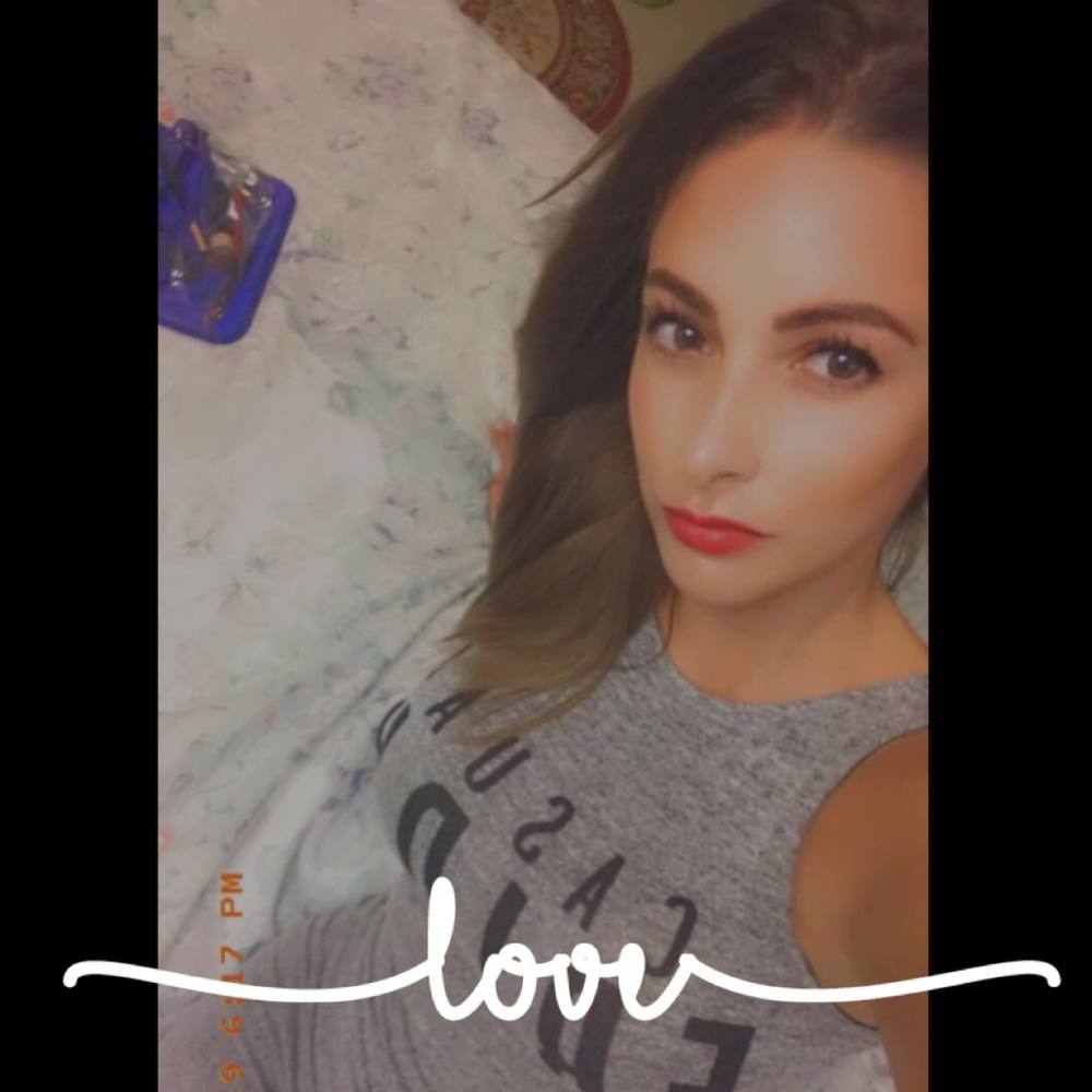 Meet your Posher, Adrienne